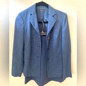 Womens suit, navy, mid thigh skirt, EU size 34, fits like about US size 2.